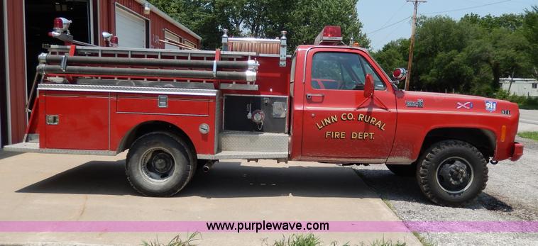 image for item H3053 1978 Chevrolet Custom Deluxe 30 mini pumper firetruck