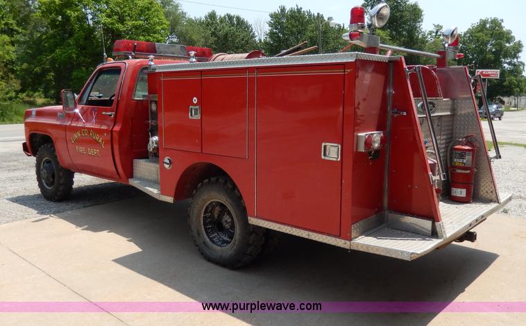 image for item H3053 1978 Chevrolet Custom Deluxe 30 mini pumper firetruck