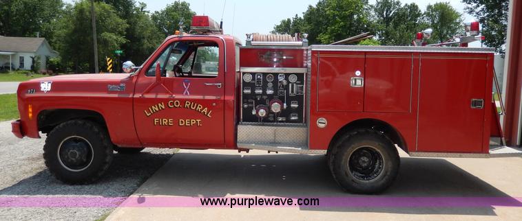 image for item H3053 1978 Chevrolet Custom Deluxe 30 mini pumper firetruck