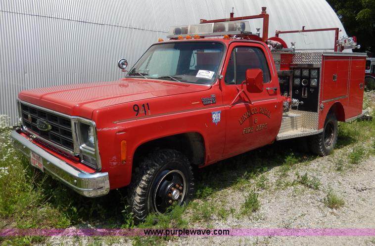 image for item H3054 1979 Chevrolet Custom Deluxe 30 mini pumper firetruck