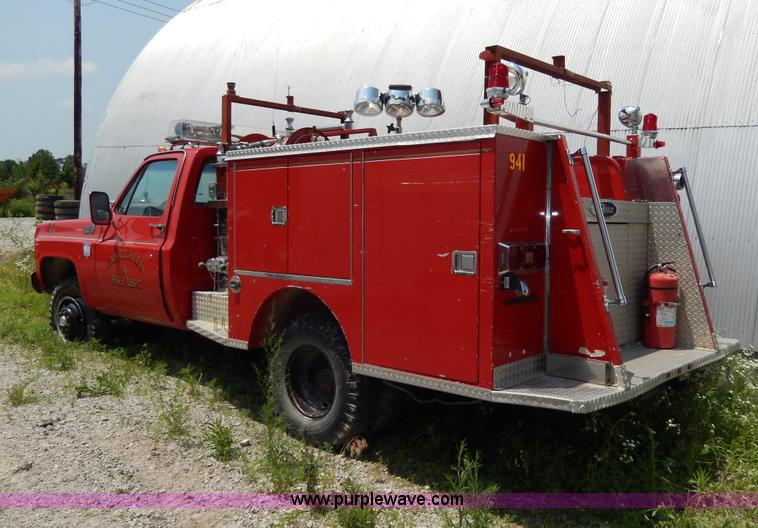 image for item H3054 1979 Chevrolet Custom Deluxe 30 mini pumper firetruck