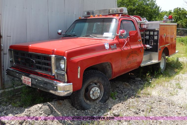 image for item H3056 1979 Chevrolet Custom Deluxe 30 mini pumper firetruck