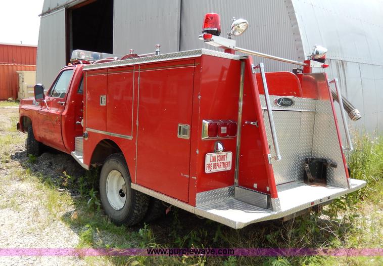image for item H3056 1979 Chevrolet Custom Deluxe 30 mini pumper firetruck