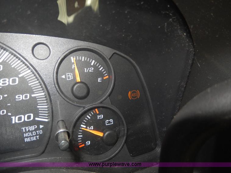 image for item H3060 2007 Chevrolet Express shuttle bus