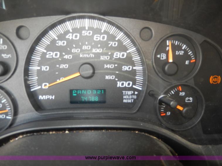 image for item H3060 2007 Chevrolet Express shuttle bus