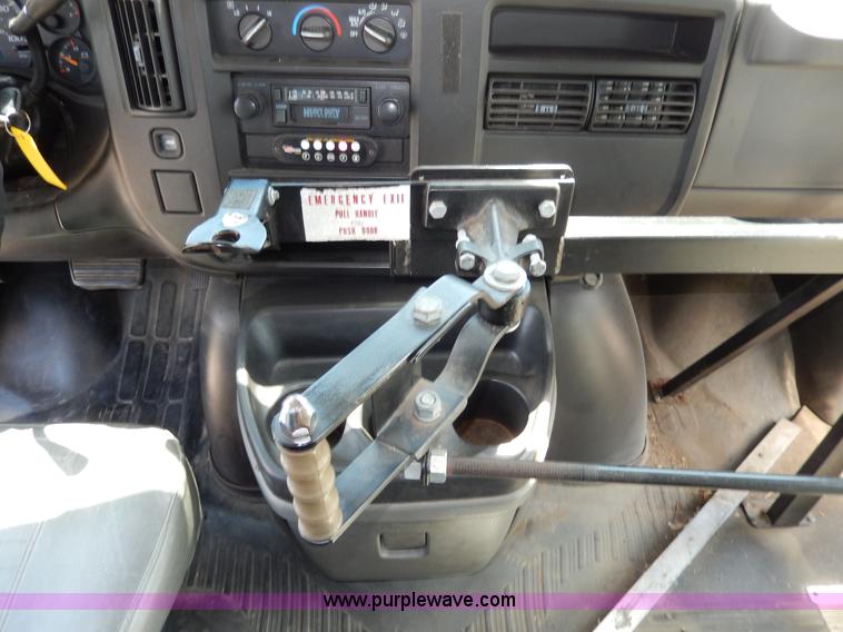 image for item H3060 2007 Chevrolet Express shuttle bus