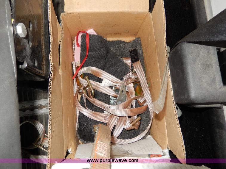 image for item H3060 2007 Chevrolet Express shuttle bus