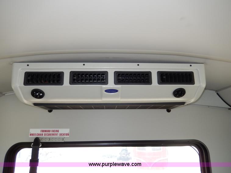 image for item H3060 2007 Chevrolet Express shuttle bus