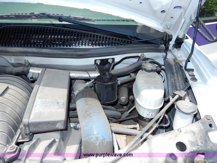 image for item H3060 2007 Chevrolet Express shuttle bus