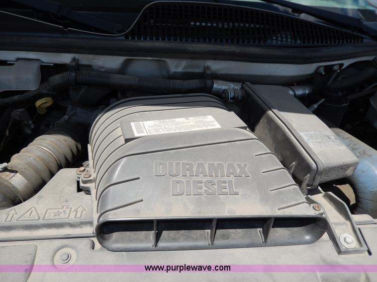 image for item H3060 2007 Chevrolet Express shuttle bus