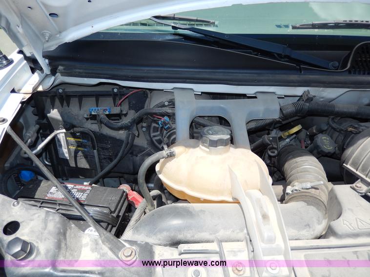 image for item H3060 2007 Chevrolet Express shuttle bus