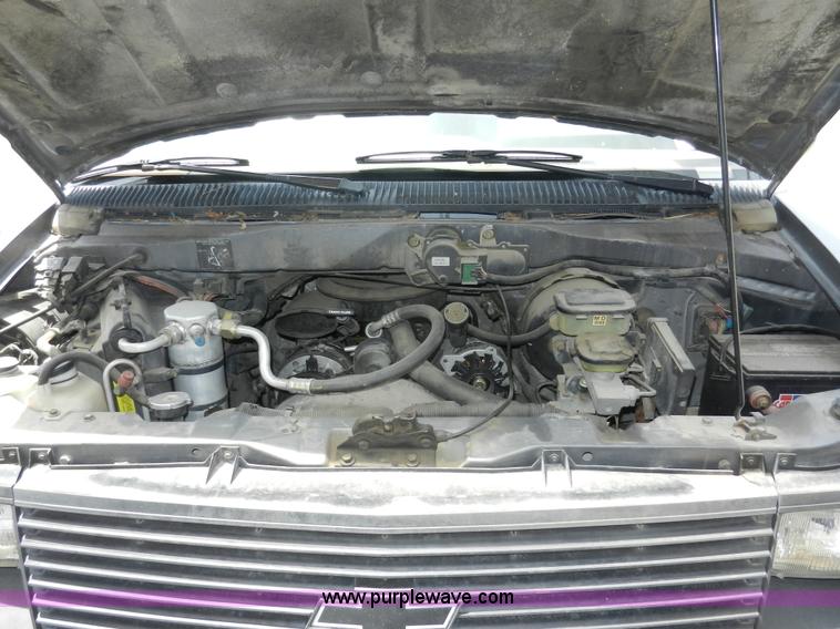 image for item H3077 1989 Chevrolet Astro van