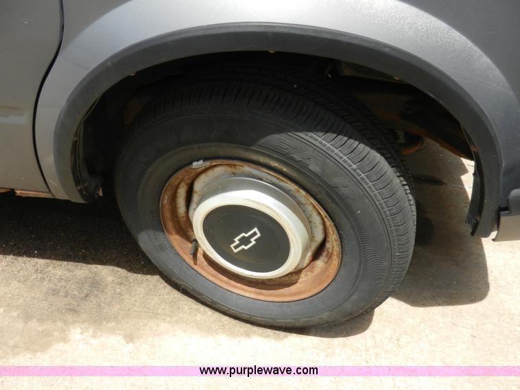 image for item H3077 1989 Chevrolet Astro van