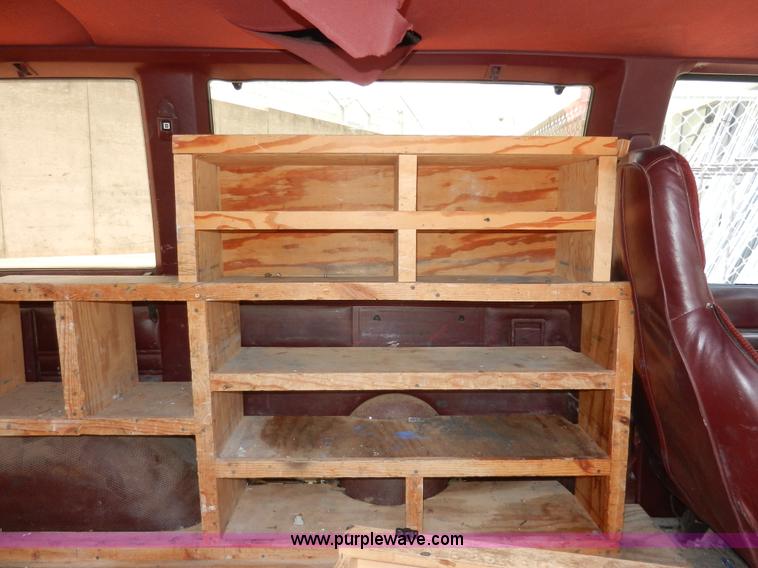 image for item H3077 1989 Chevrolet Astro van