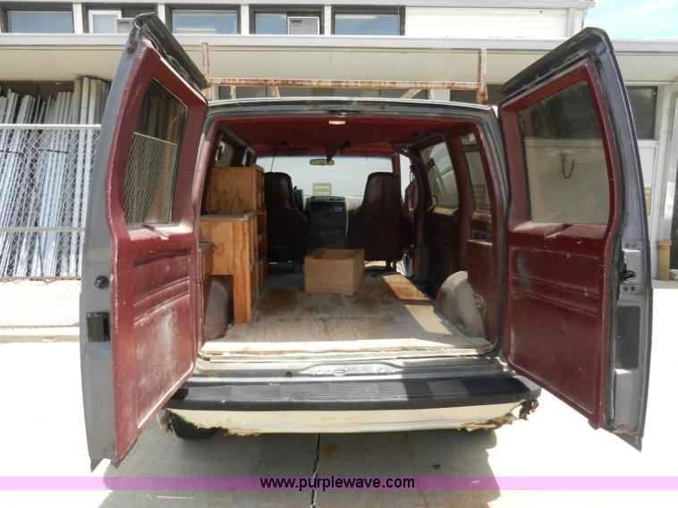 image for item H3077 1989 Chevrolet Astro van
