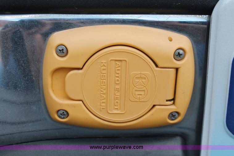 image for item H3590 2002 Chevrolet Suburban 2500 SUV