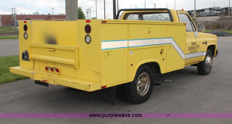 image for item H3591 1986 Chevrolet C30 Custom Deluxe utility truck