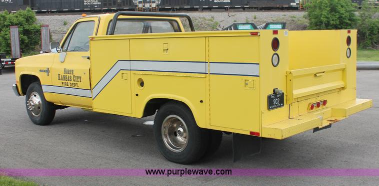 image for item H3591 1986 Chevrolet C30 Custom Deluxe utility truck