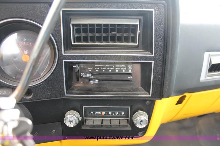 image for item H3591 1986 Chevrolet C30 Custom Deluxe utility truck