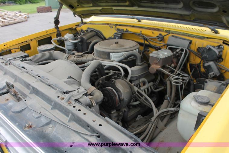 image for item H3591 1986 Chevrolet C30 Custom Deluxe utility truck