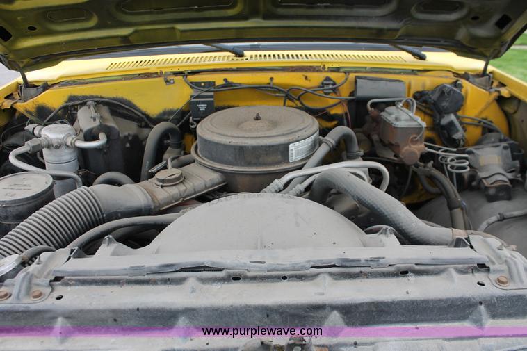 image for item H3591 1986 Chevrolet C30 Custom Deluxe utility truck