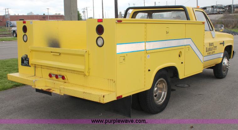 image for item H3591 1986 Chevrolet C30 Custom Deluxe utility truck