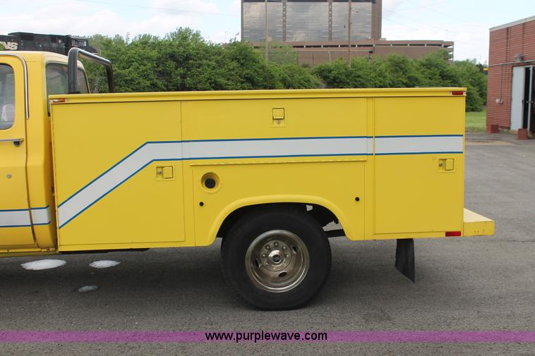 image for item H3591 1986 Chevrolet C30 Custom Deluxe utility truck