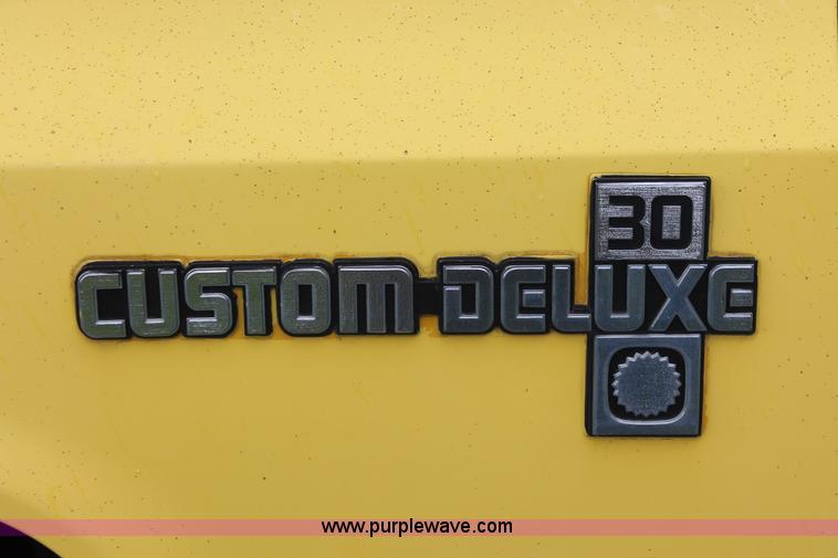 image for item H3591 1986 Chevrolet C30 Custom Deluxe utility truck