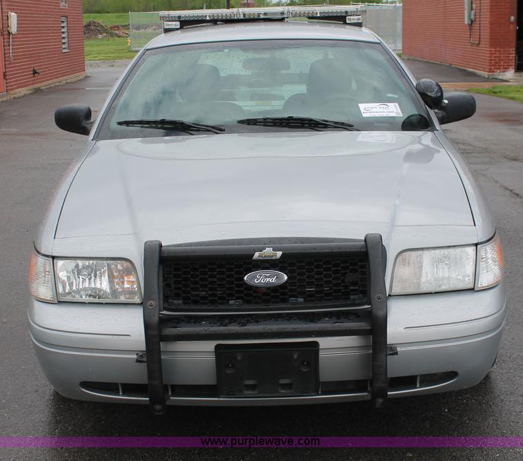 image for item H3592 2009 Ford Crown Victoria Police Interceptor