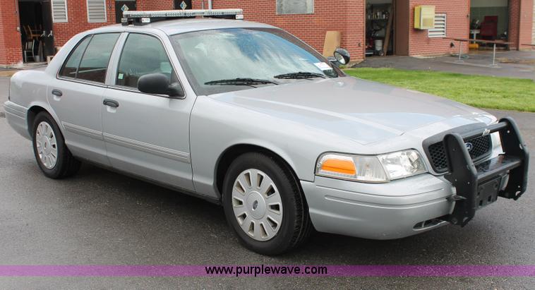 image for item H3592 2009 Ford Crown Victoria Police Interceptor