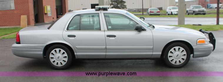 image for item H3592 2009 Ford Crown Victoria Police Interceptor