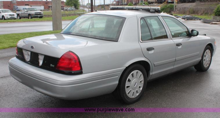image for item H3592 2009 Ford Crown Victoria Police Interceptor