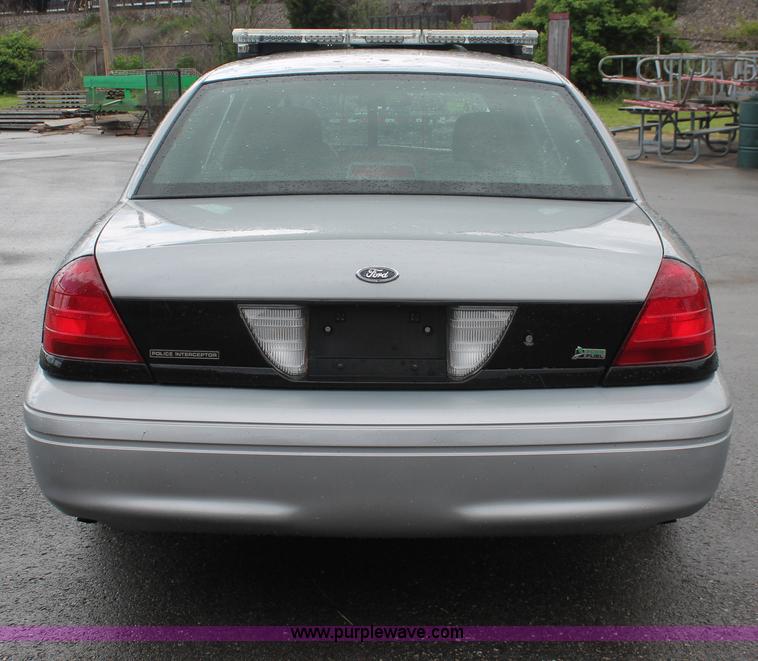 image for item H3592 2009 Ford Crown Victoria Police Interceptor