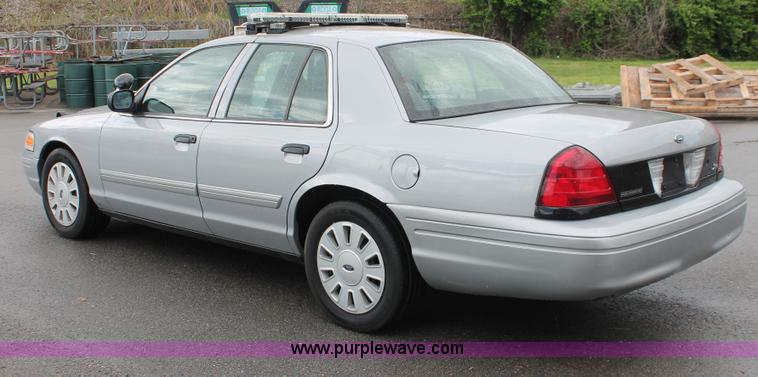 image for item H3592 2009 Ford Crown Victoria Police Interceptor