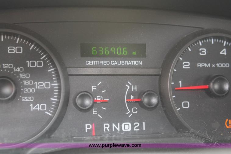 image for item H3592 2009 Ford Crown Victoria Police Interceptor