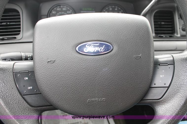 image for item H3592 2009 Ford Crown Victoria Police Interceptor