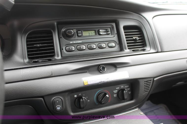 image for item H3592 2009 Ford Crown Victoria Police Interceptor