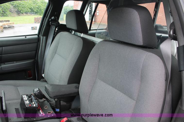 image for item H3592 2009 Ford Crown Victoria Police Interceptor