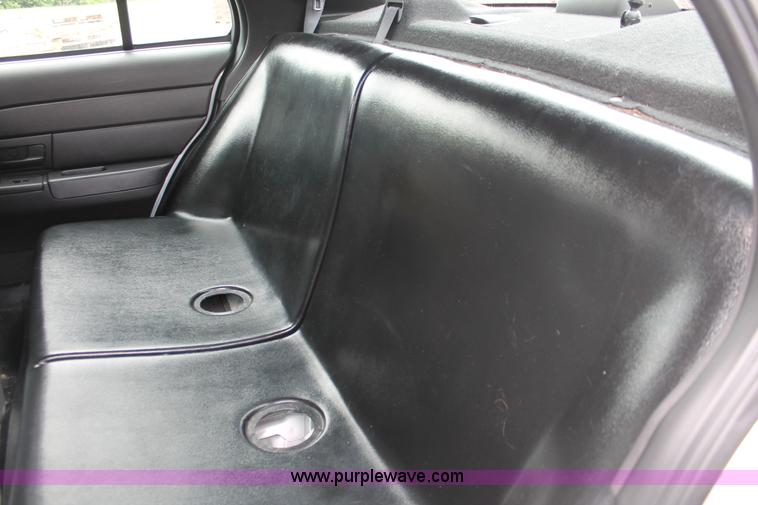 image for item H3592 2009 Ford Crown Victoria Police Interceptor