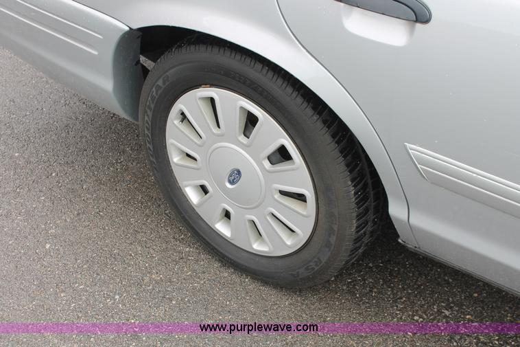 image for item H3592 2009 Ford Crown Victoria Police Interceptor