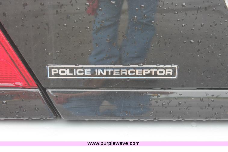 image for item H3592 2009 Ford Crown Victoria Police Interceptor