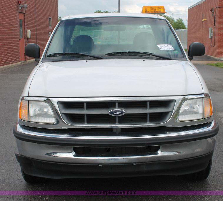 image for item H3593 1998 Ford F150 XL pickup truck