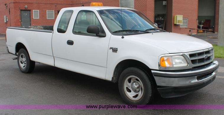 image for item H3593 1998 Ford F150 XL pickup truck