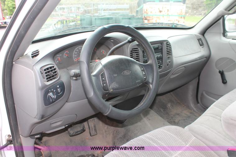 image for item H3593 1998 Ford F150 XL pickup truck