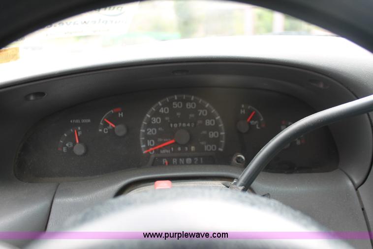 image for item H3593 1998 Ford F150 XL pickup truck