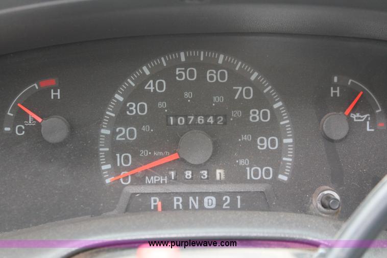 image for item H3593 1998 Ford F150 XL pickup truck