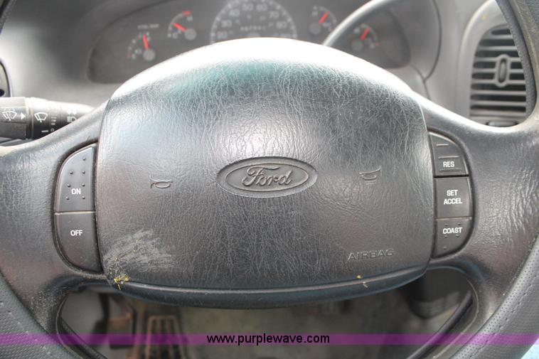 image for item H3593 1998 Ford F150 XL pickup truck