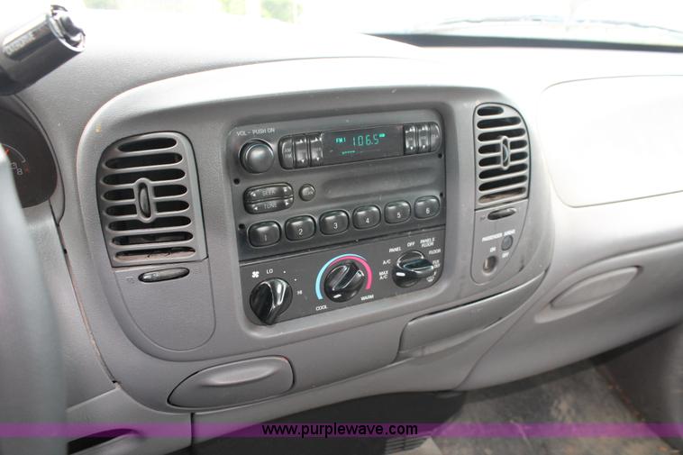 image for item H3593 1998 Ford F150 XL pickup truck