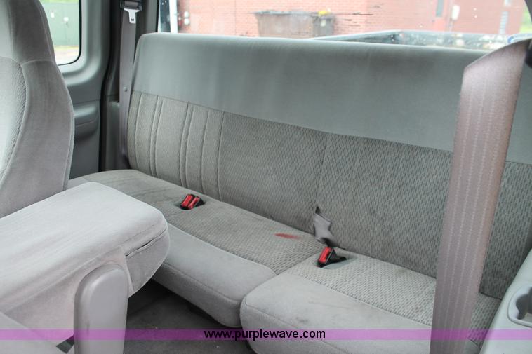 image for item H3593 1998 Ford F150 XL pickup truck