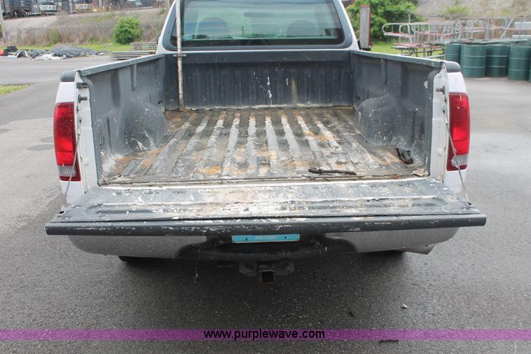 image for item H3593 1998 Ford F150 XL pickup truck